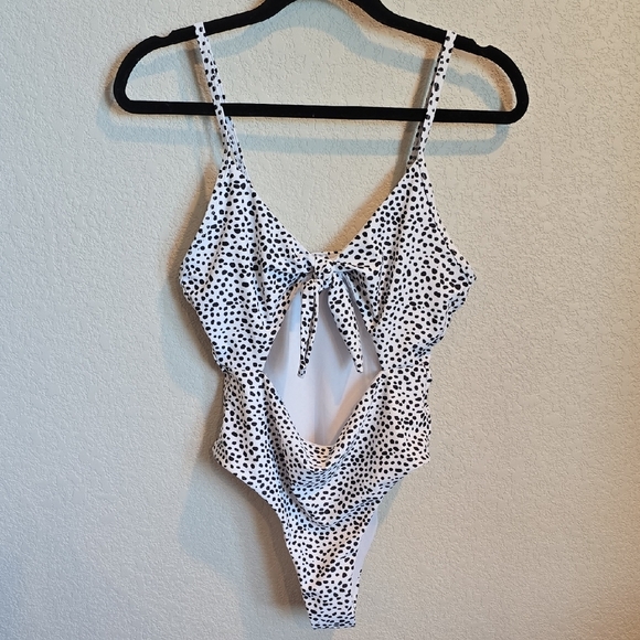 ROMWE Polka Dot Swimsuit with Bow - Picture 1 of 2